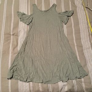 No brand Women’s Size Large Green Cold Shoulder Tshirt dress